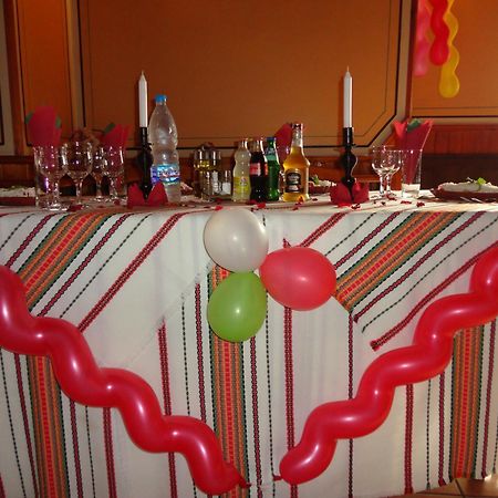 Chuchura Family Hotel Koprivsjtitsa Eksteriør bilde